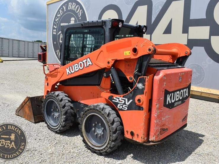 2017-kubota-ssv65-image-11