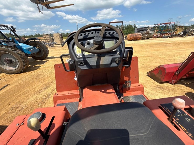 208---2015-ditch-witch-rt45-trencher-image-11