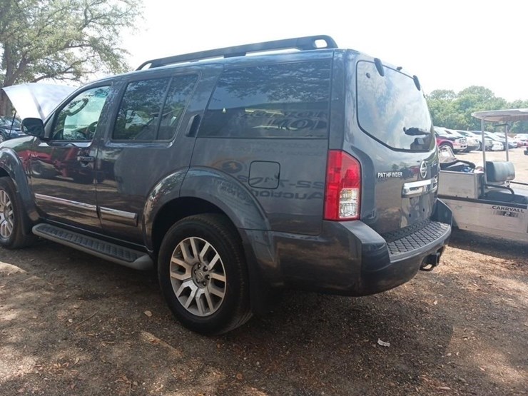 2010-nissan-pathfinder-image-6
