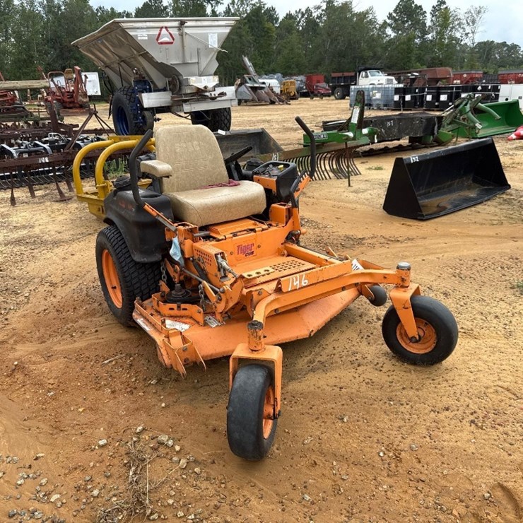 146 - SCAG TIGER CUB LAWN MOWER