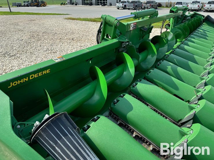 2022-john-deere-c18f-image-12