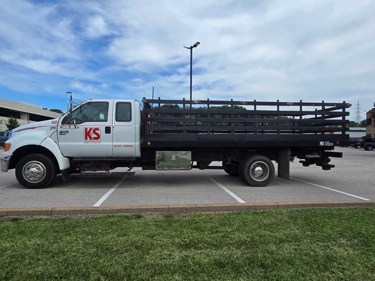 2004-ford-f650-image-10