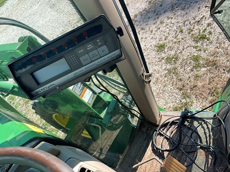 john-deere-7200-image-11