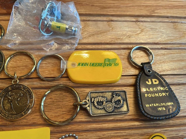 john-deere-keychains-image-3