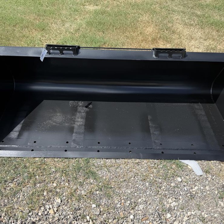 #200 • Standard Skid Steer Bucket - 80 in
