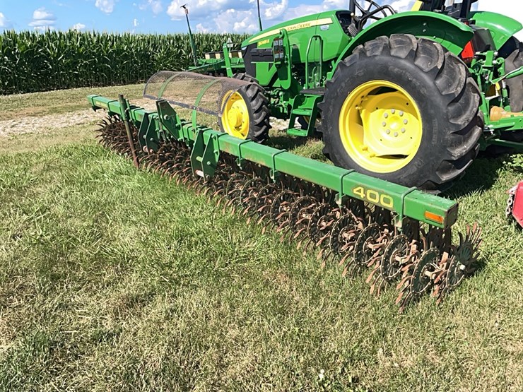 john-deere-400-image-1