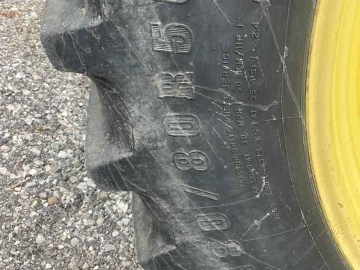 2011-john-deere-8335r-image-27