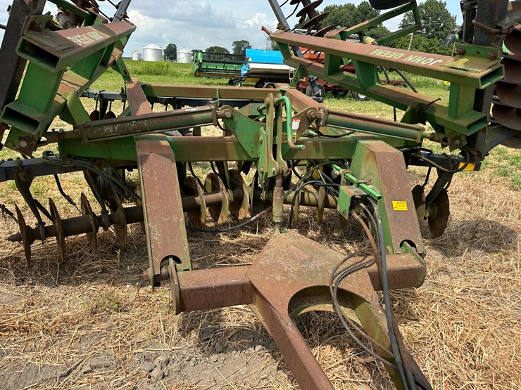 john-deere-630-image-16