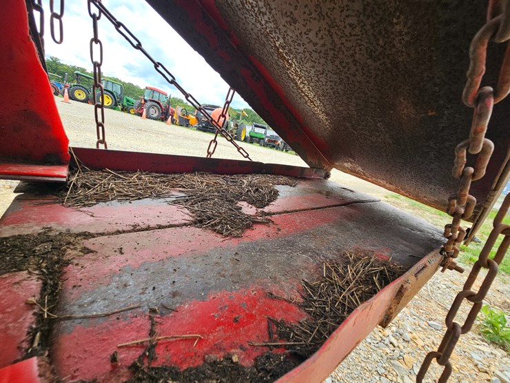 new-holland-310-image-21