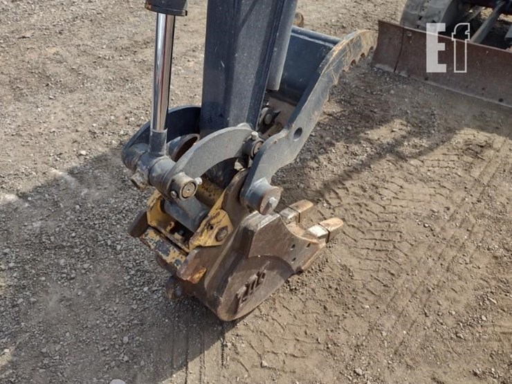 2022-deere-17g-image-16