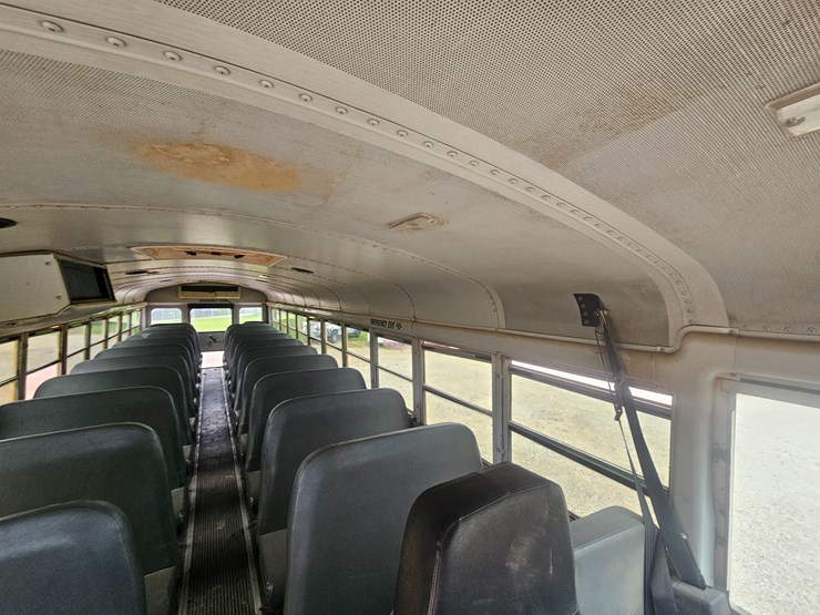 2005-freightliner-fs65-image-91
