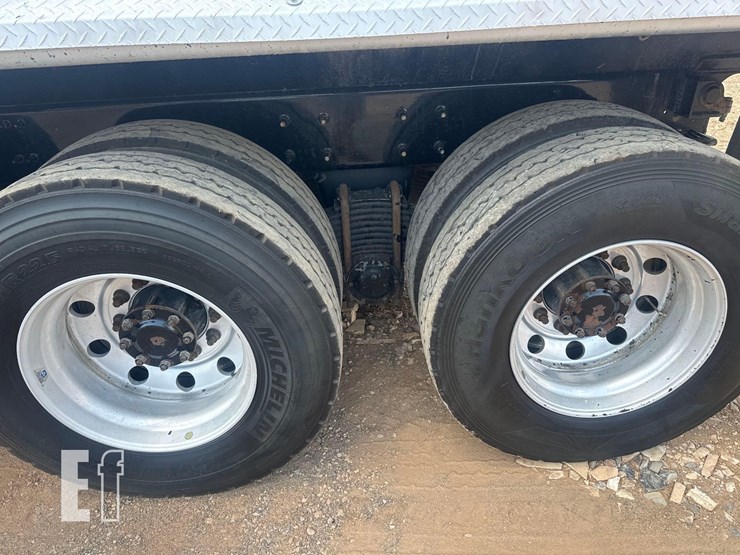 2021-mack-granite-64fr-image-14
