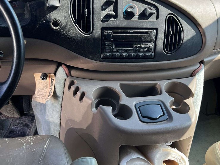 2002-ford-e250-image-23