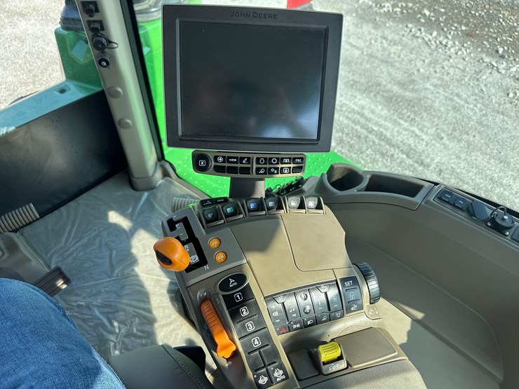 2022-john-deere-9r-390-image-42