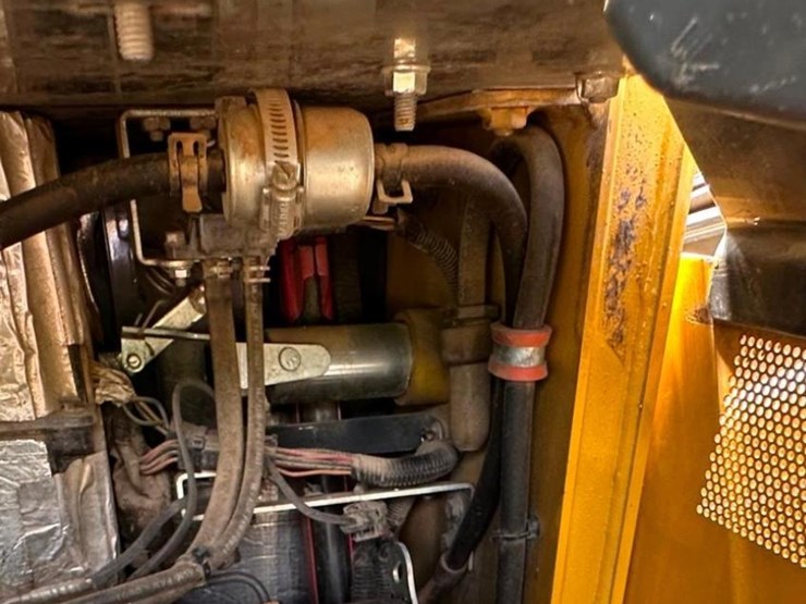 2021-deere-333g-image-27