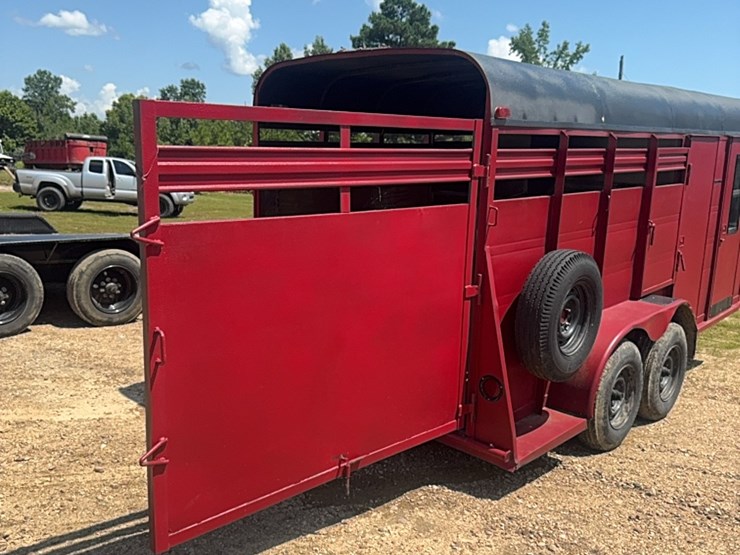 red-horse-trailer-image-6