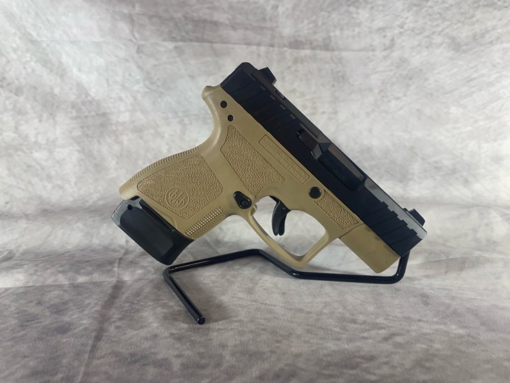 #4368-•-beretta-apx-a1-carry-9mm-luger-pistol,-sn:-axc154049-image-3