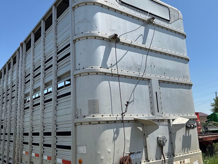 1981-wilson-livestock-trailer-image-16