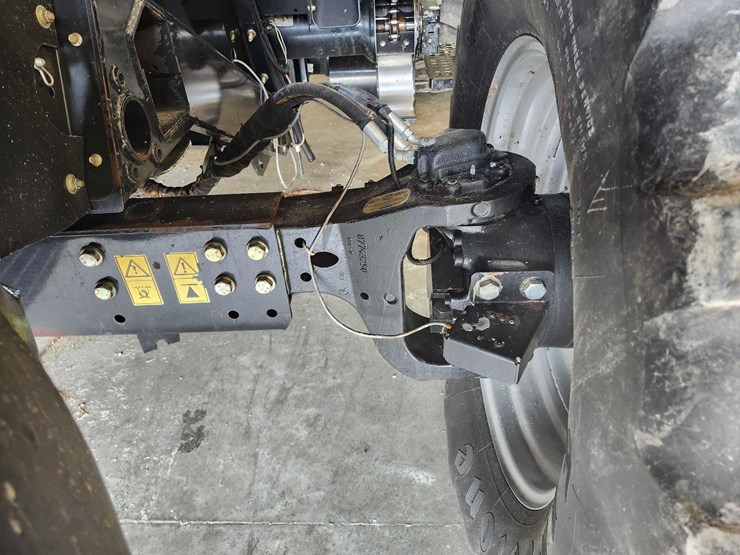 2009-case-ih-6088-image-12