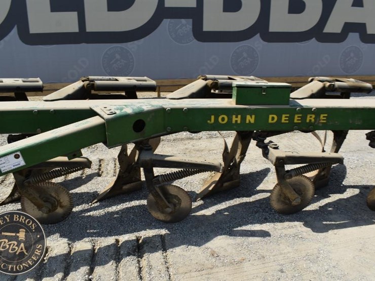 john-deere-2700-image-5