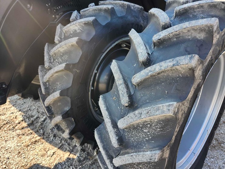 2012-case-ih-magnum-260-image-3