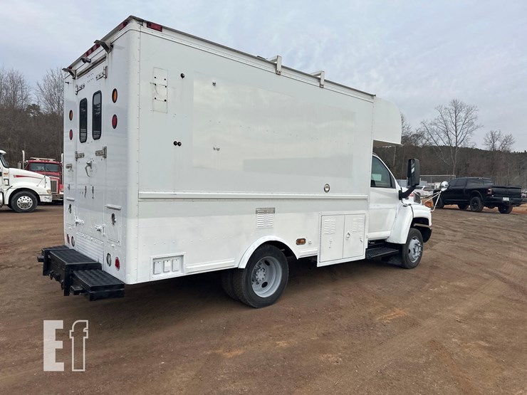 2009-gmc-topkick-c4500-image-4