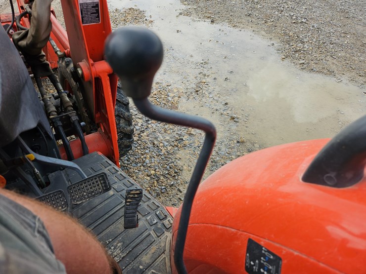 #20866-•-2008-kubota-l3240-tractor-image-25