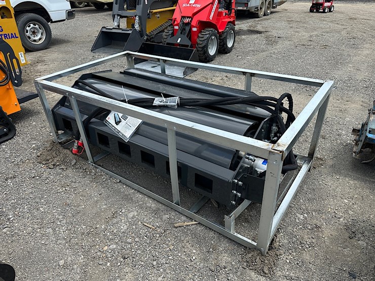 wolverine-66"-vibratory-roller-attachment-image-1
