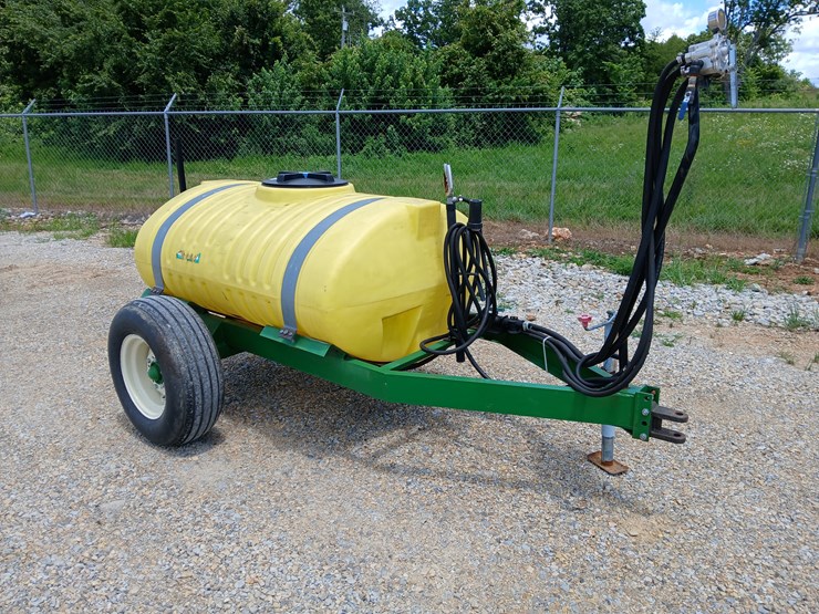 #20861-•-300-gallon-pull-type-sprayer-[pump-missing]-image-7