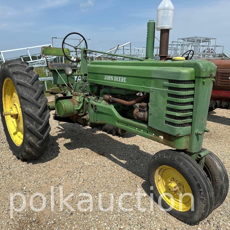 JOHN DEERE B