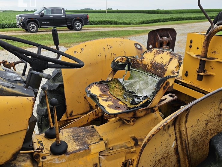 deere-e7320-wilson825-b25-image-14