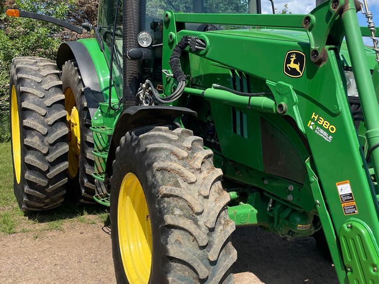 2014-john-deere-6210r-image-35