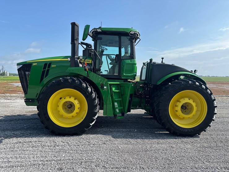2022-john-deere-9r-390-image-2
