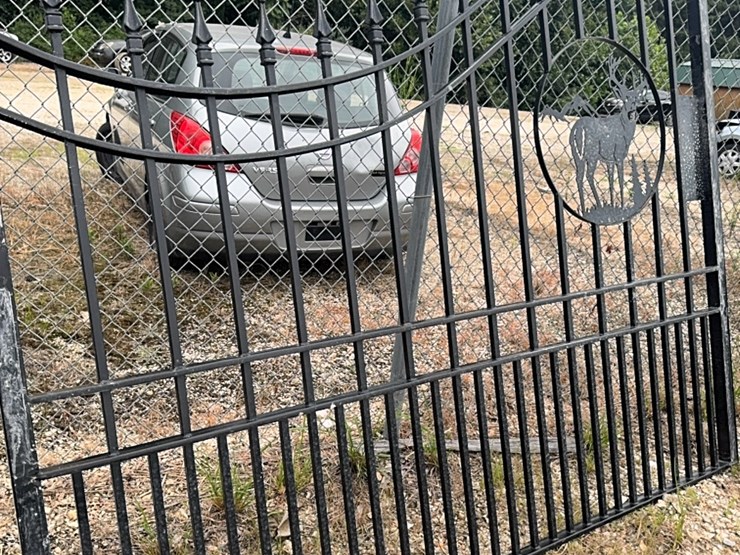 two-8-foot-gates-with-whitetail-image-2