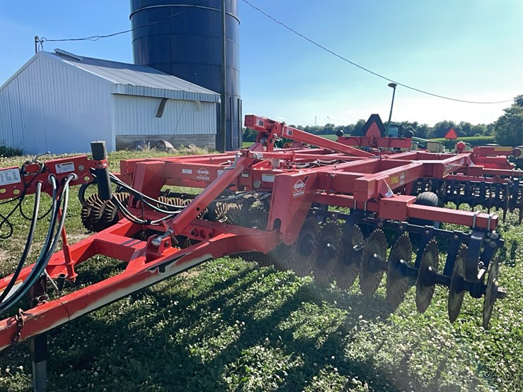 2014-kuhn-krause-excelerator-8000-image-5