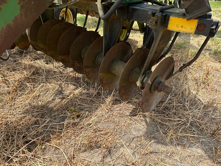 john-deere-630-image-17