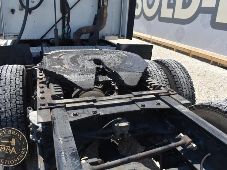 2011-kenworth-t660-image-46
