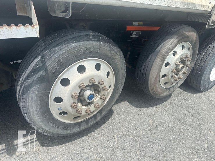 2021-mack-granite-64fr-image-12