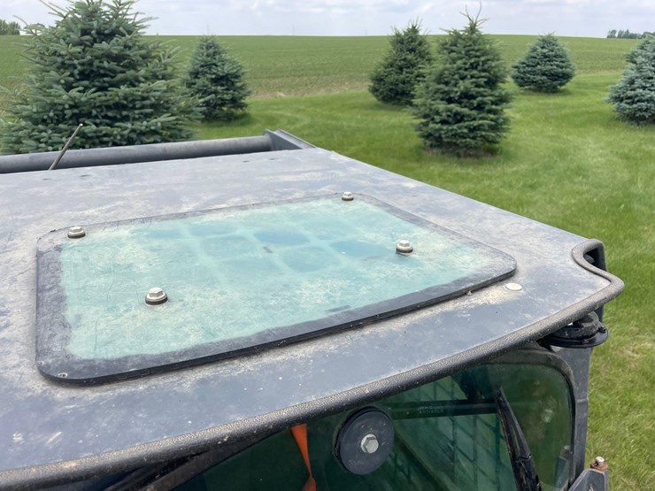 2019-deere-318g-image-32