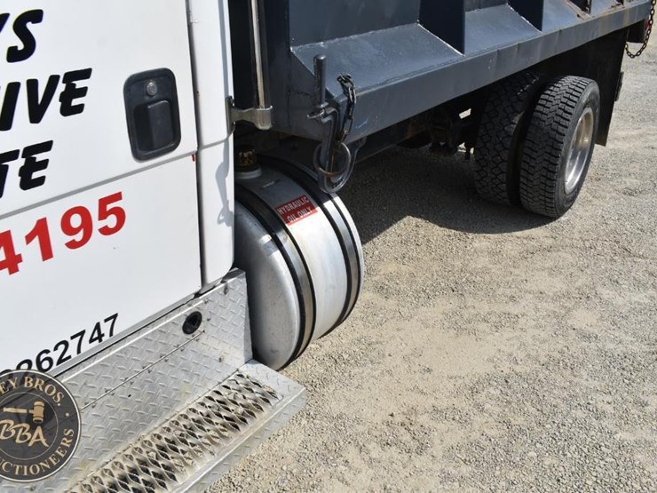 1999-freightliner-fl60-image-21