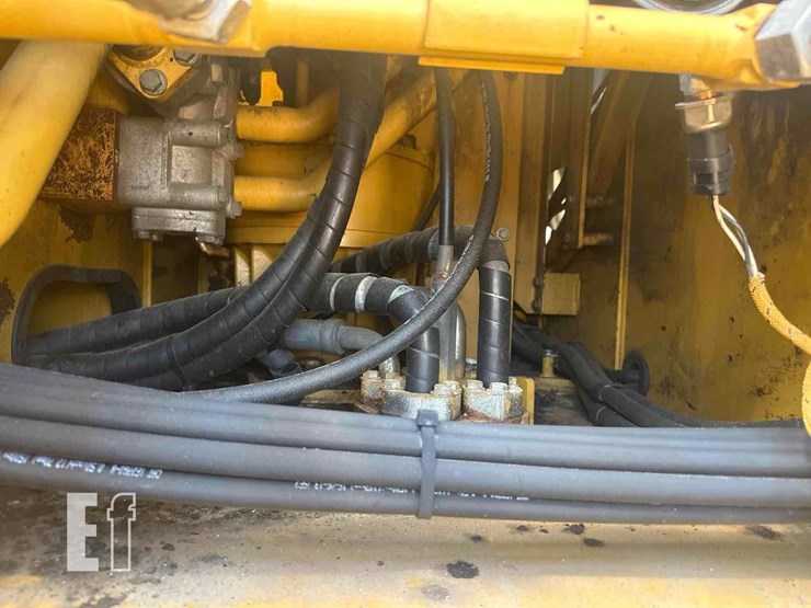 2015-caterpillar-335f-lcr-image-35