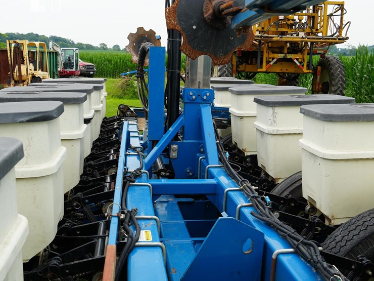 kinze-3500-image-25