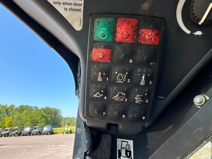 2021-deere-333g-image-10