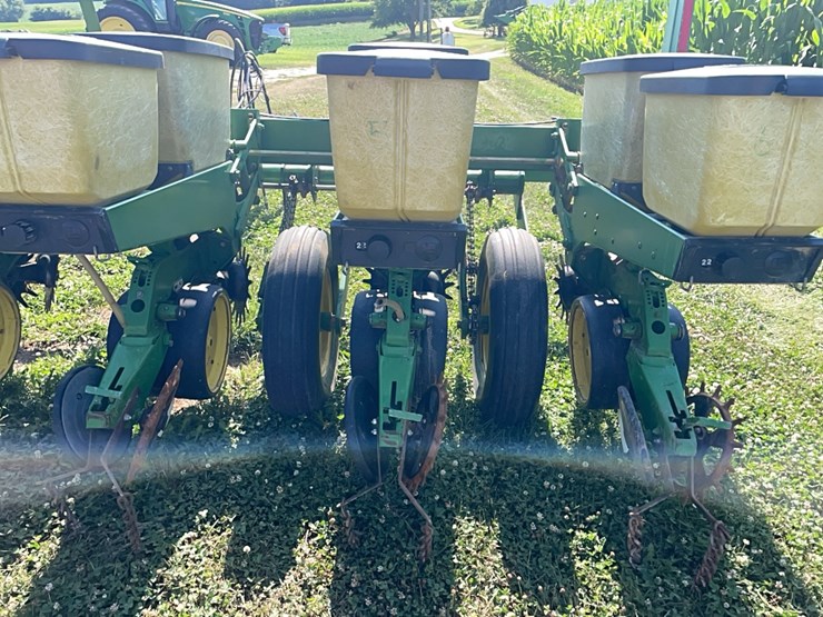 john-deere-7200-image-9