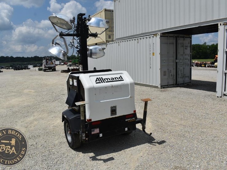 2019-allmand-bros-night-lite-v-series-image-6