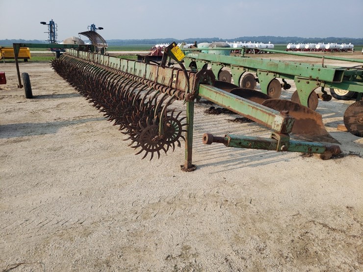 john-deere-400-image-1