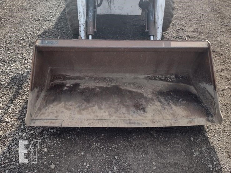 2003-bobcat-b100-image-15