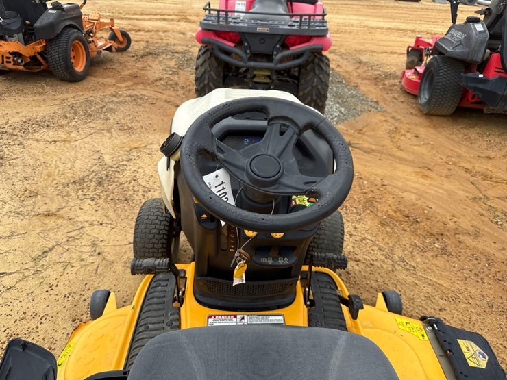 143---cub-cadet-lawn-tractor-image-6