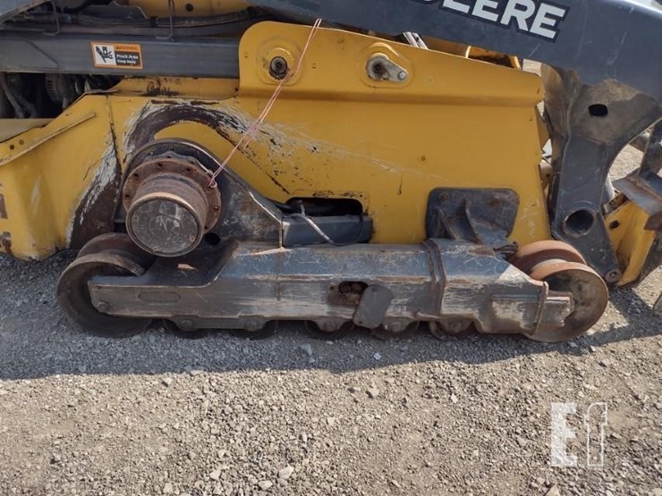 2020-deere-333g-image-28