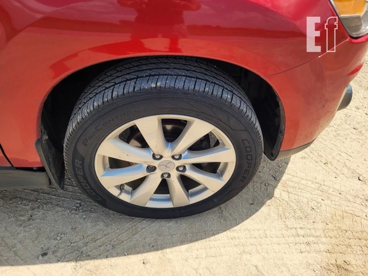 2015-mitsubishi-outlander-image-11